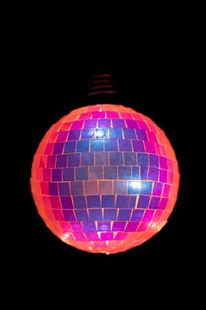 2x Discobal 8 cm Kerstbal LED Discobol Iridescent Paars 1
