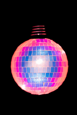 2x Discobal 8 cm Kerstbal LED Discobol Iridescent Roze 1
