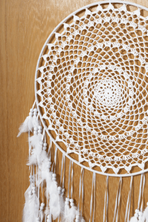Dromenvanger Cirkels Wit Veren Kralen Boho Zomer 1