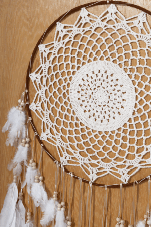 Dromenvanger Groot Bruin Wit Veren Kralen Boho 1