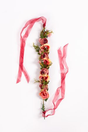 Luxe bloemenkrans roze rozen haarband